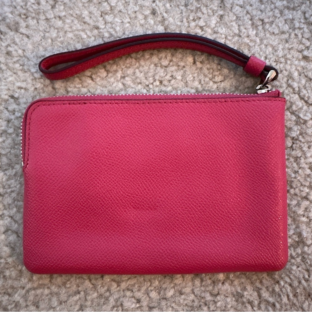 Coach New York Corner Zip Wristlet Leather Raspberry EUC! w/ Cards - Picture 2 of 6